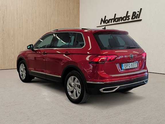 Volkswagen Tiguan 3 of 5