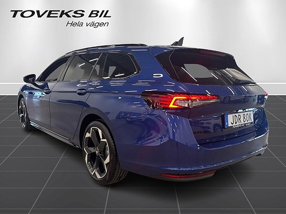 Skoda Superb 3 of 5
