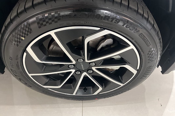 Lynk & Co 01 11 of 17