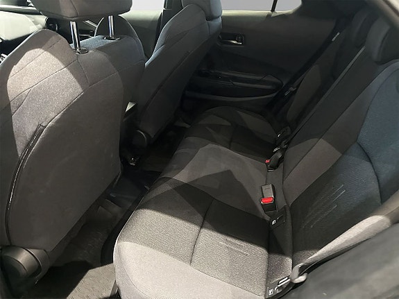 Toyota C-HR 8 of 11