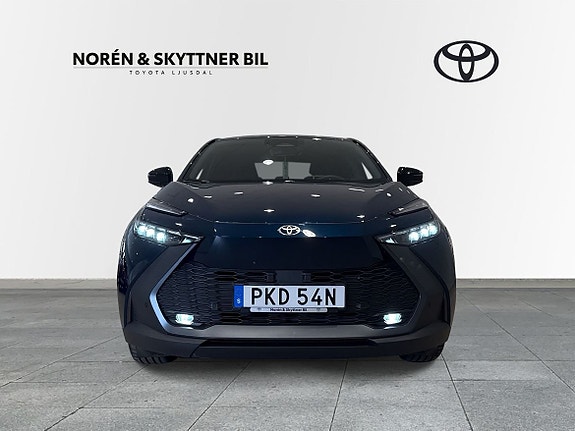 Toyota C-HR 6 of 11