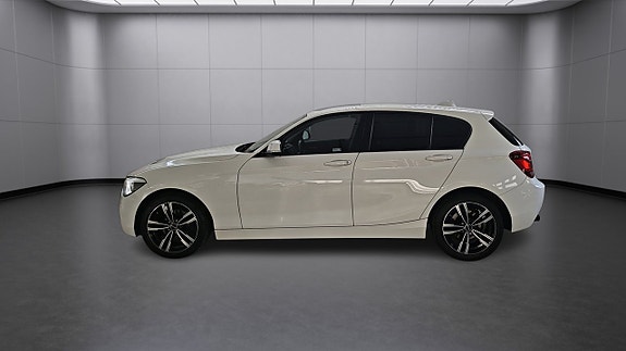 BMW 118d 3 of 5
