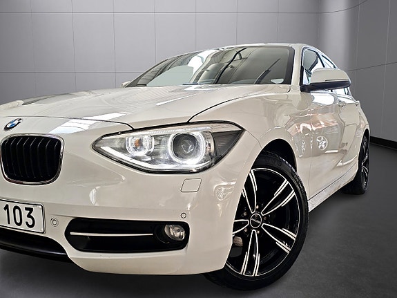 BMW 118d 2 of 5