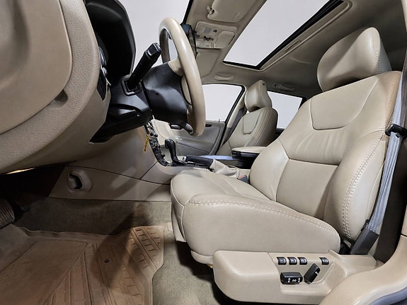 Volvo XC70 10 of 23