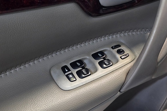 Volvo XC70 15 of 23
