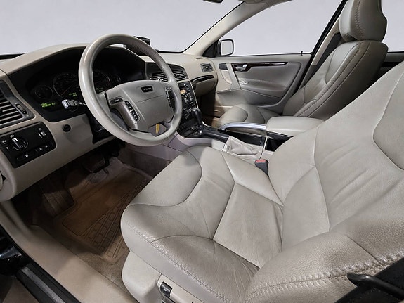 Volvo XC70 9 of 23
