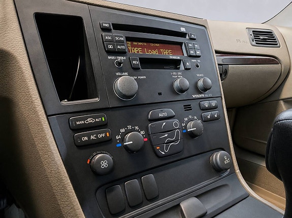 Volvo XC70 19 of 23