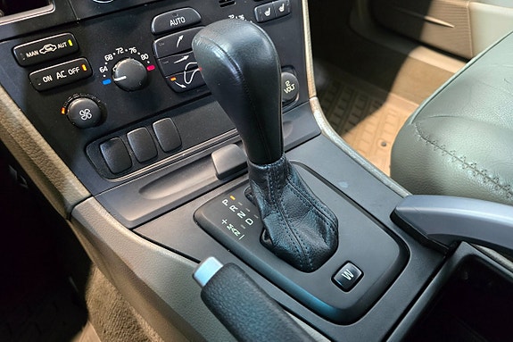 Volvo XC70 20 of 23