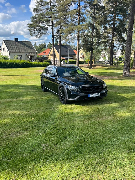 Mercedes-Benz E220 d 4 of 5