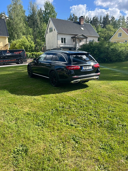 Mercedes-Benz E220 d 5 of 5
