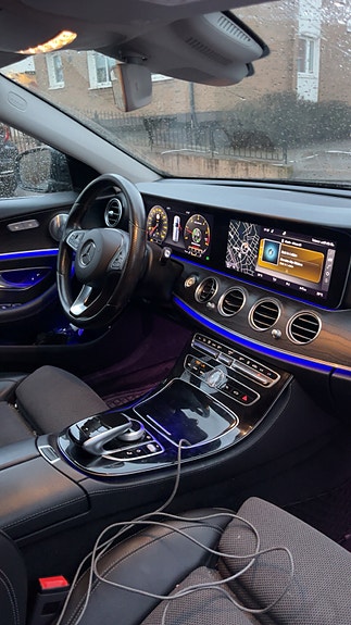 Mercedes-Benz E220 d 3 of 5