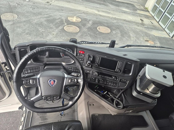 Scania R450 A6x2NB 6 of 11