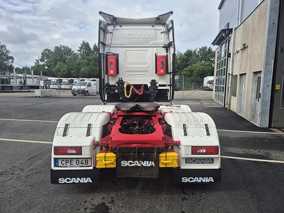 Scania R450 A6x2NB 10 of 11