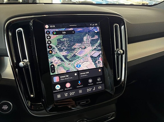 Volvo XC40 14 of 19