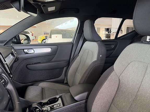 Volvo XC40 10 of 19