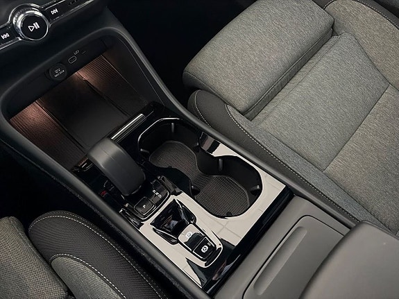 Volvo XC40 16 of 19