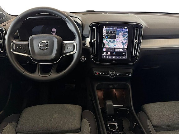 Volvo XC40 13 of 19