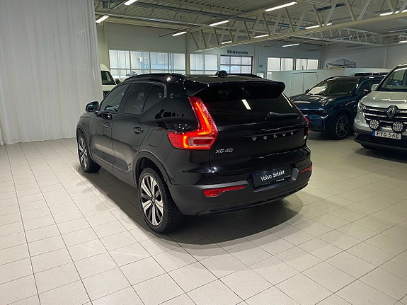 Volvo XC40 4 of 5