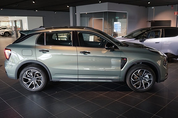 Lynk & Co 01 2 of 10