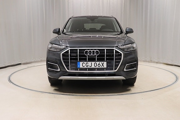 Audi Q5 2 of 5