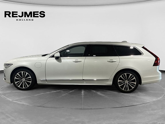 Volvo V90 3 of 5