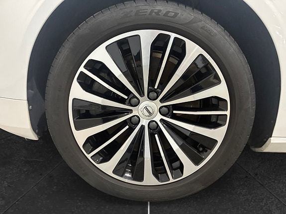 Volvo V90 10 of 15