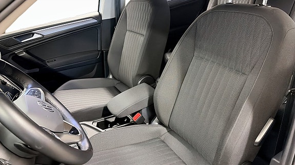 Volkswagen Tiguan Allspace 8 of 13