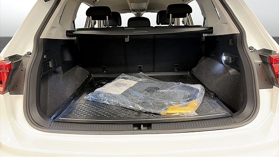 Volkswagen Tiguan Allspace 12 of 13