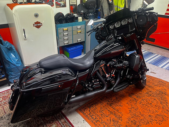 Harley-Davidson Street Glide Special 4 of 4
