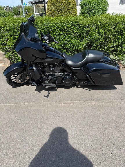 Harley-Davidson Street Glide Special 3 of 4