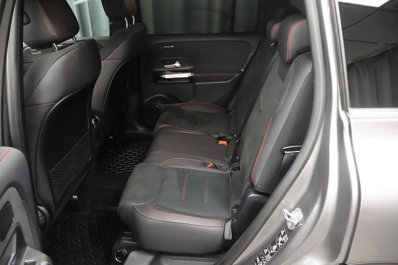 Mercedes-Benz GLB200 11 of 26