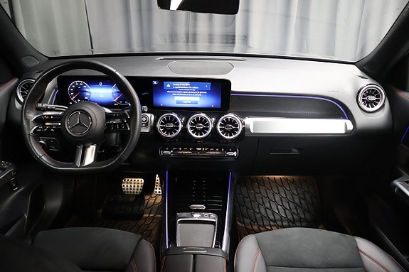 Mercedes-Benz GLB200 16 of 26