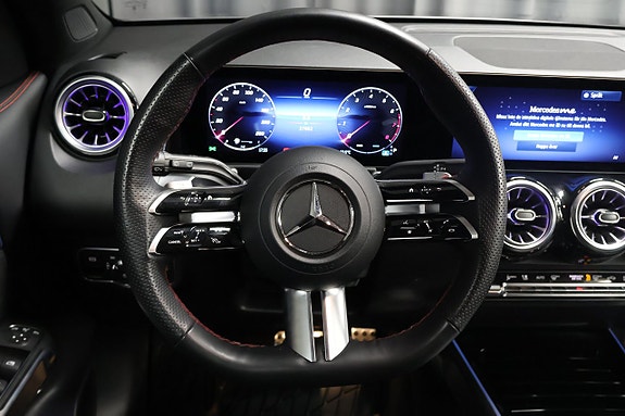 Mercedes-Benz GLB200 18 of 26