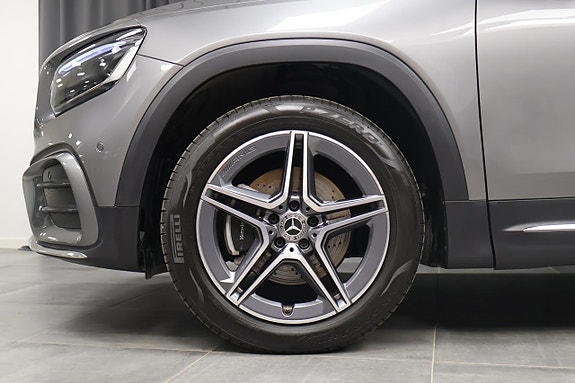 Mercedes-Benz GLB200 5 of 26