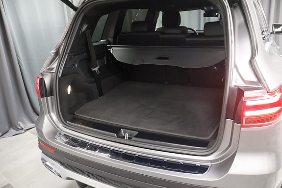 Mercedes-Benz GLB200 13 of 26