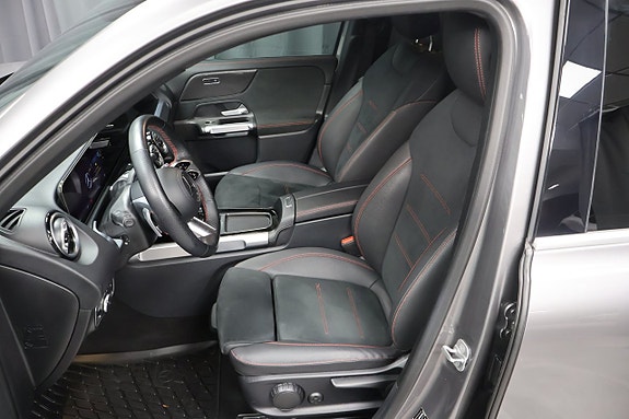 Mercedes-Benz GLB200 10 of 26