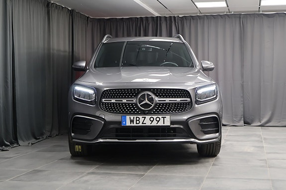 Mercedes-Benz GLB200 3 of 26