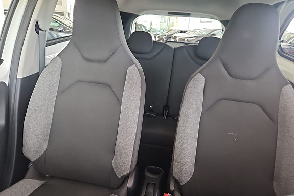Toyota Aygo X 13 of 16