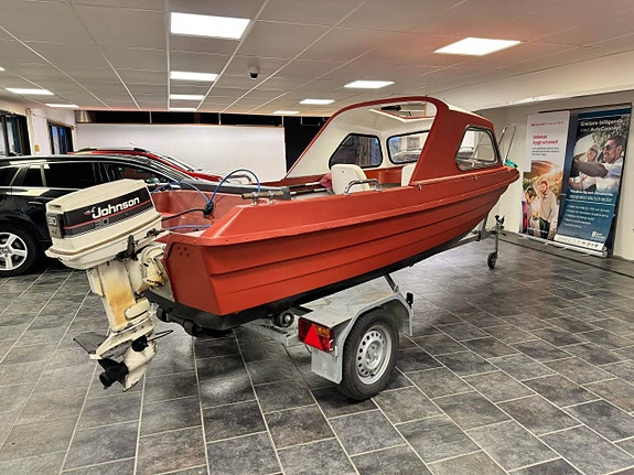 Motorbåt för lek & fiske