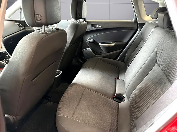 Opel Astra 12 of 15