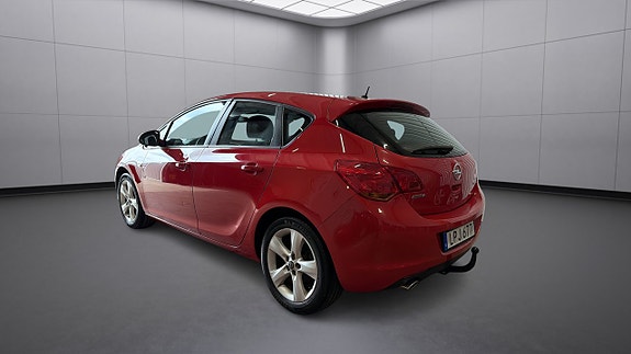 Opel Astra 10 of 15