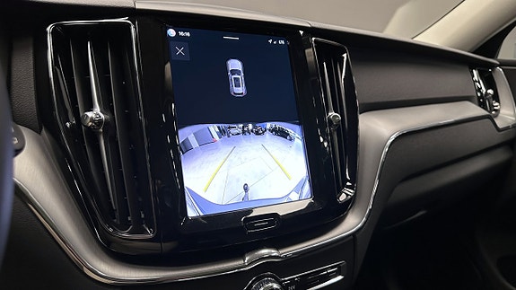 Volvo XC60 14 of 22