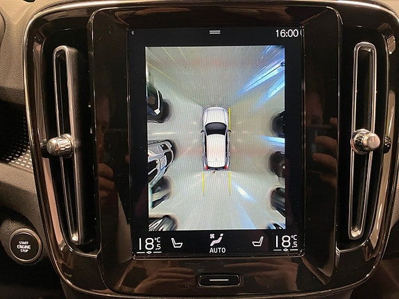 Volvo XC40 17 of 22