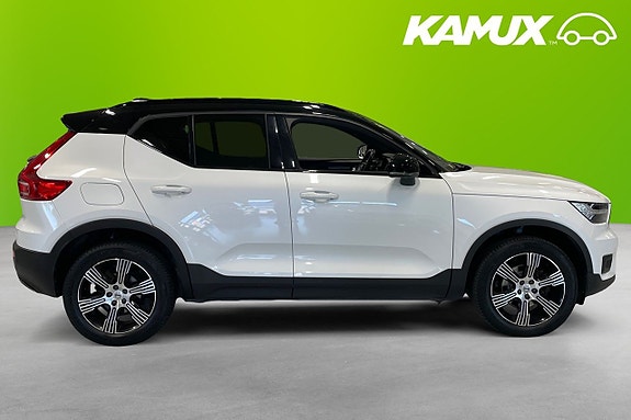 Volvo XC40 2 of 5