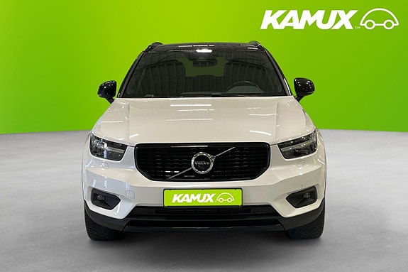 Volvo XC40 6 of 22