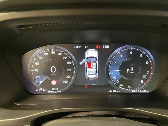 Volvo XC40 13 of 22