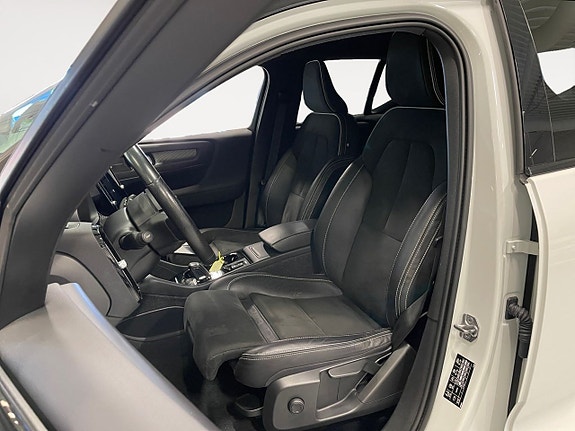 Volvo XC40 9 of 22