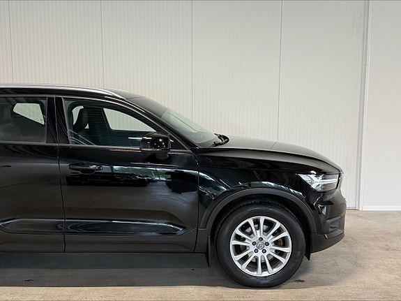 Volvo XC40 5 of 5