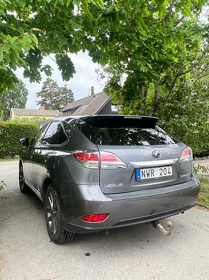 Lexus RX450h 2 of 5