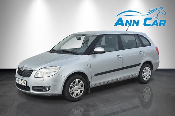 Skoda Fabia 2 of 9